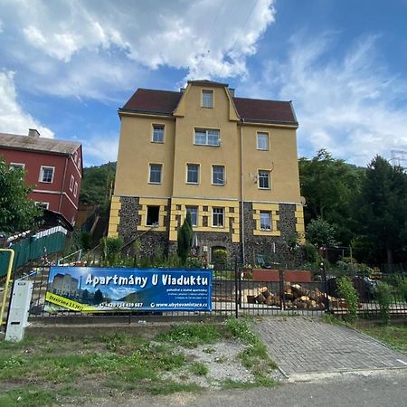 Apartmany U Viaduktu 46 Ústí nad Labem エクステリア 写真